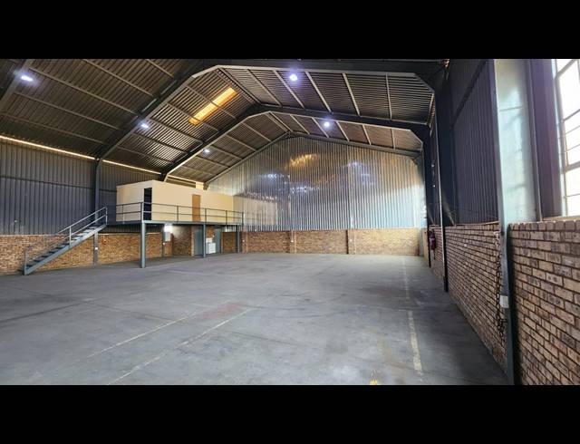 375M² WAREHOUSE TO LET IN ROSSLYN